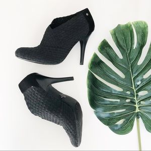 Simply Vera Vera Wang black heels